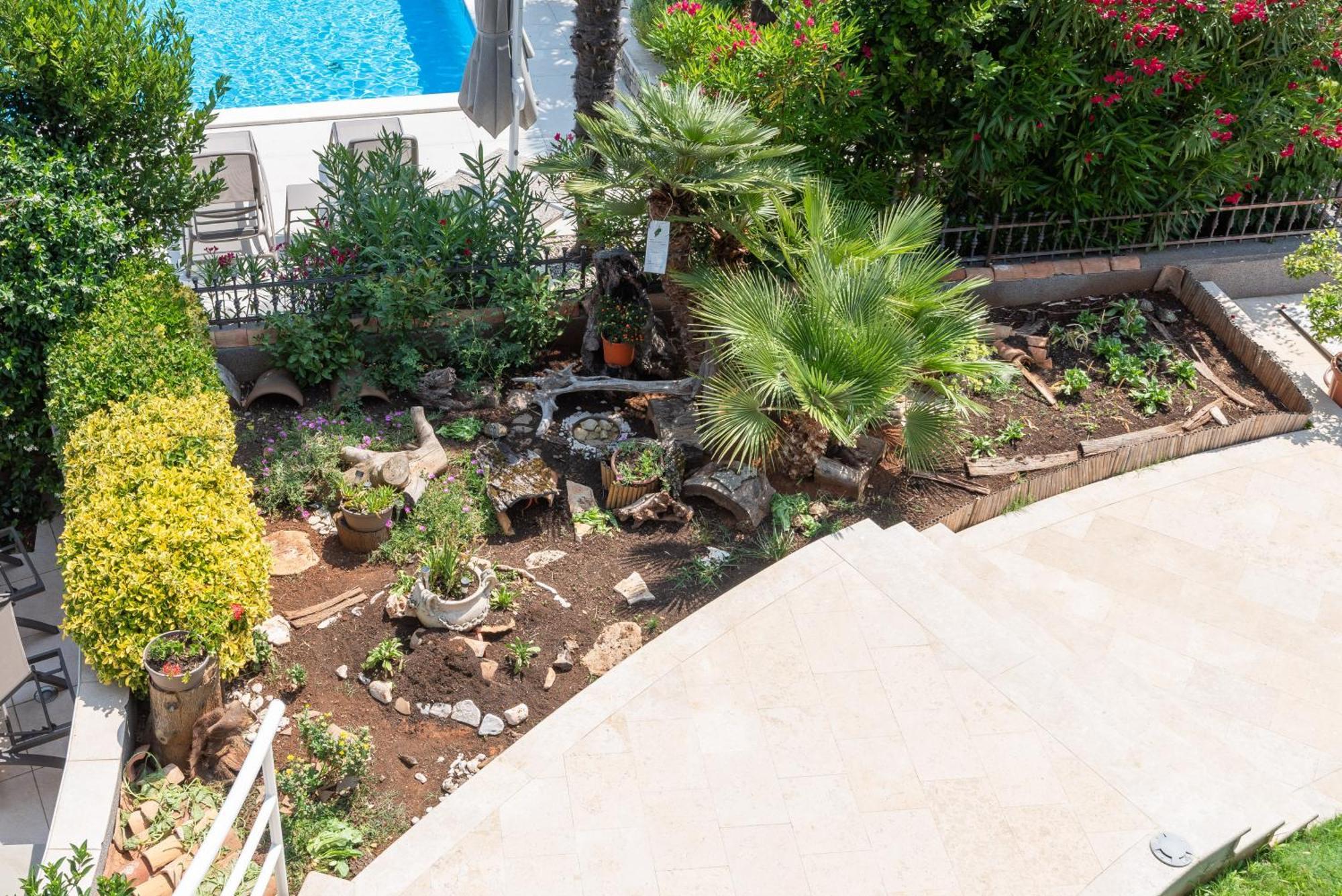 Apartment Complex Irena With Pool Porec Exterior photo
